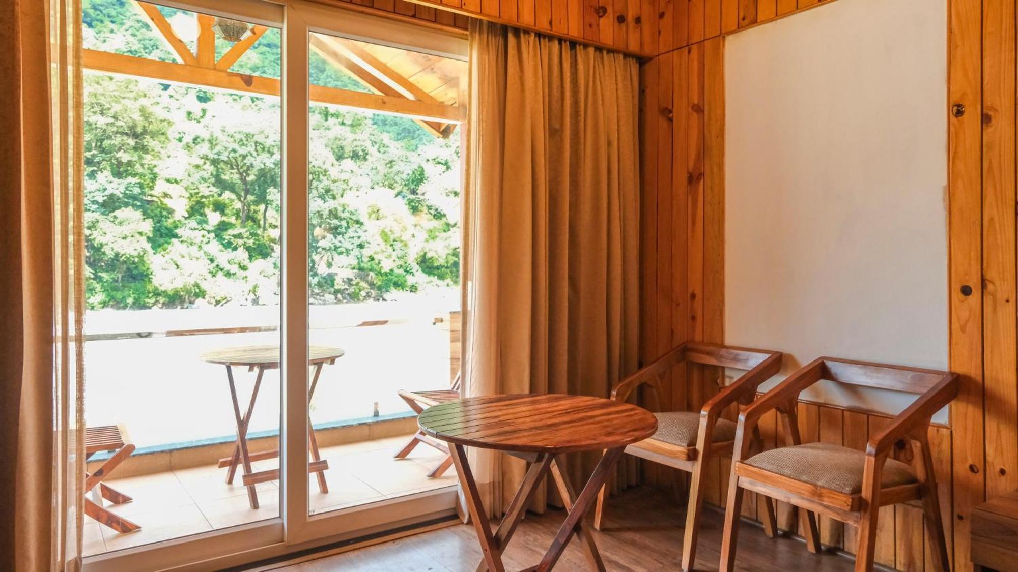 Qcent Woods Resort & Spa, Ришикеш Экстерьер фото