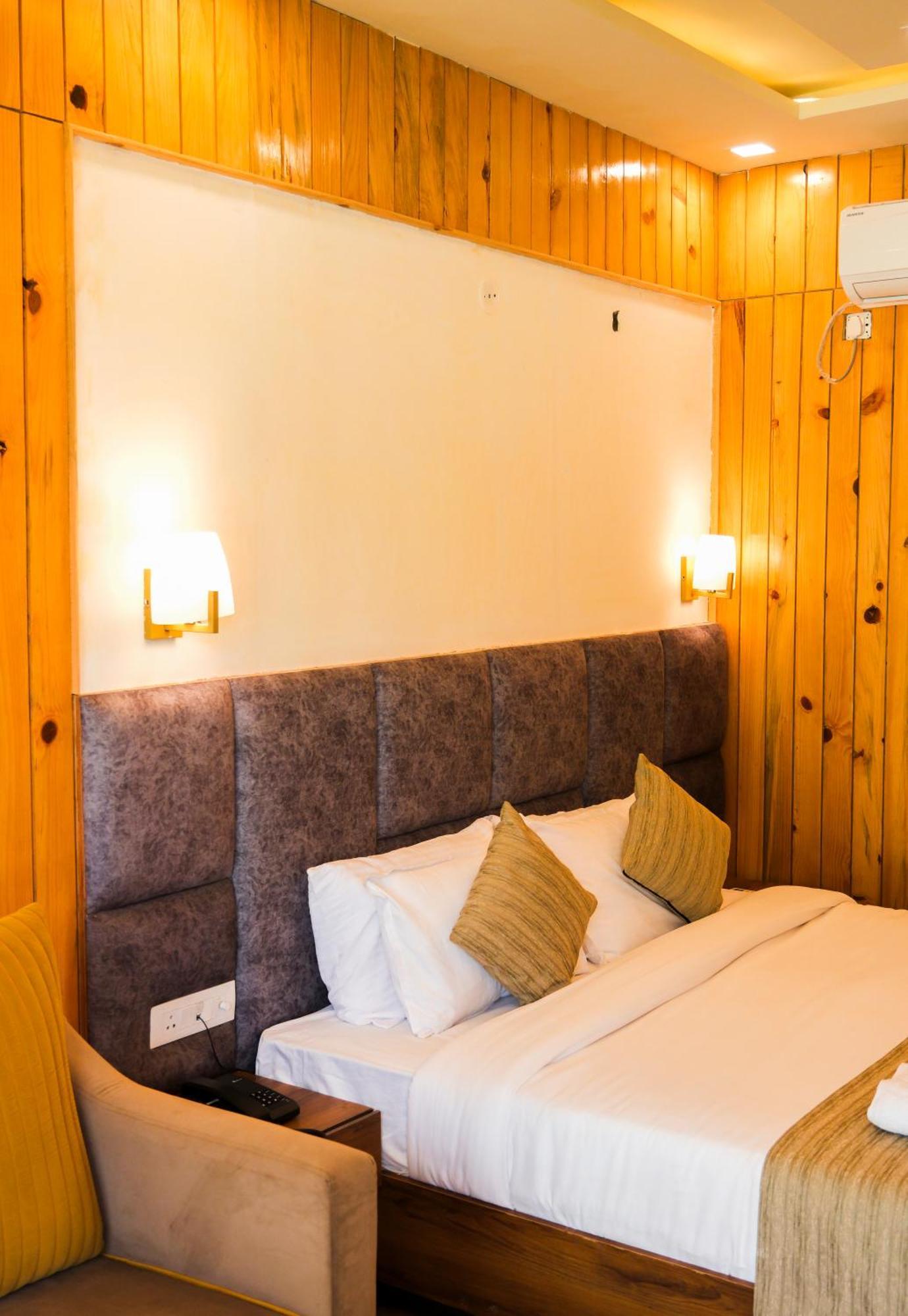 Qcent Woods Resort & Spa, Ришикеш Экстерьер фото